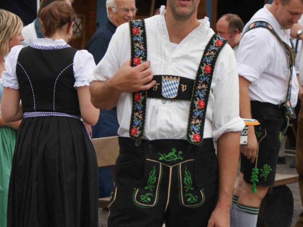 Dirndl &amp; Lederhosenturnier